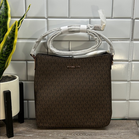 NWT Michael kors brown jet set crossbody - Picture 1 of 14